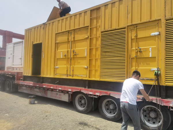 吴堡除了负载情况和发动机维护，还有哪些因素会影响 200kw 柴油发电机的油耗？