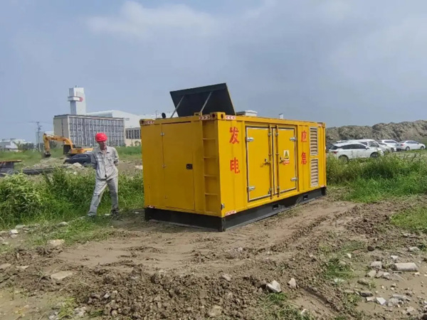 吴堡200KW柴油发电机机组每小时的油耗量受哪些因素影响？